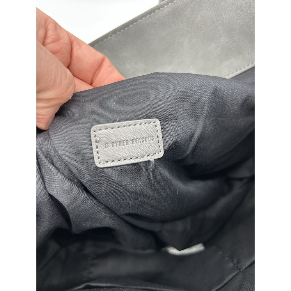 8 OTHER REASONS COLD SHOULDER BAG VEGAN GREY SUEDE - Picture 6 of 9